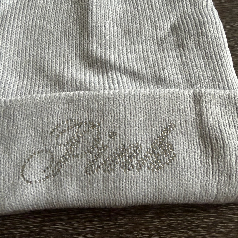 PINK Victoria's Secret Soft White Knit Hat - Picture 2 of 4
